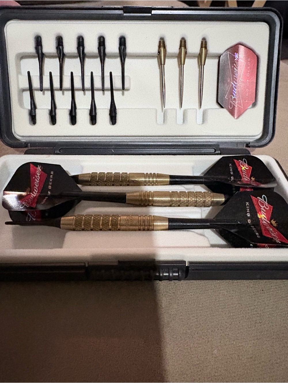 Vintage Budweiser King of Beers Dart Throwing Dart Set Metal & Soft Tip